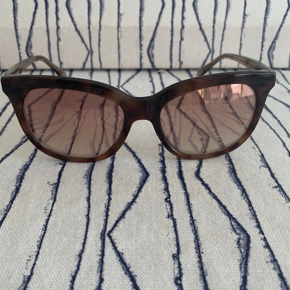 NIB - Vera Wang  Cat Eye  Sunglasses - Picture 2 of 8